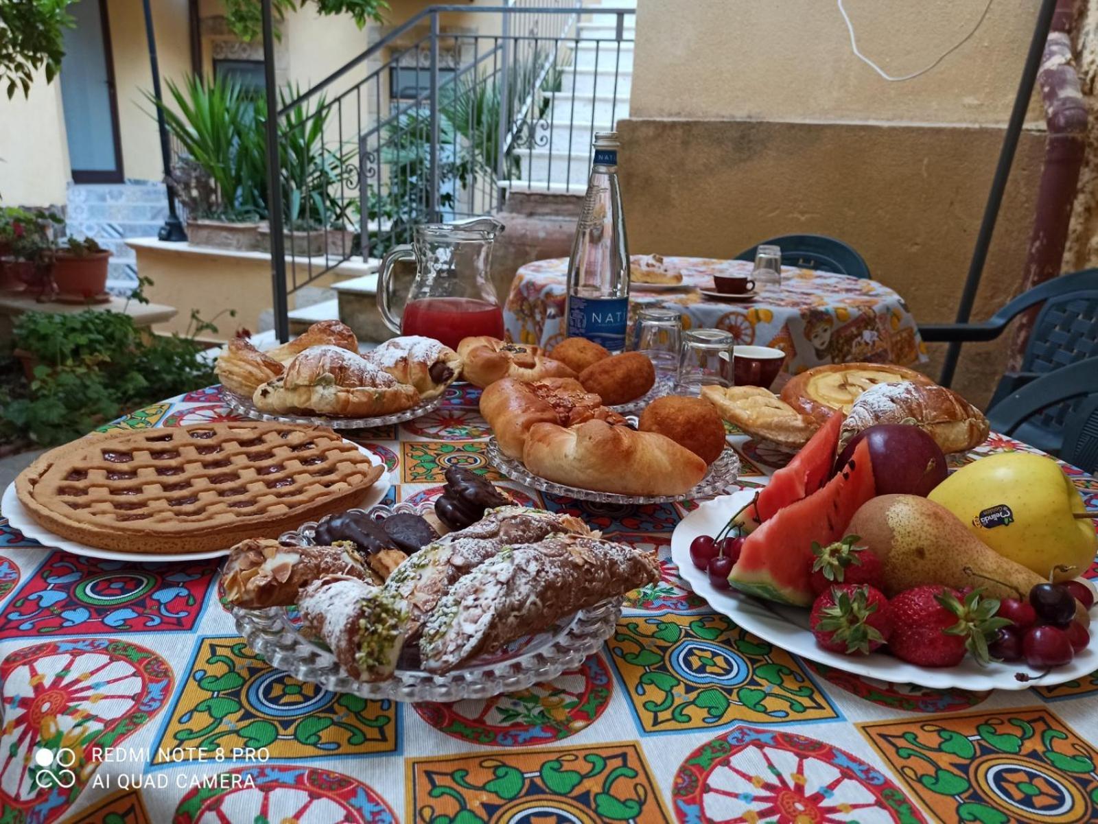 B&B Il Melograno Antico Con Terrazza E Giardino Agrigento Luaran gambar